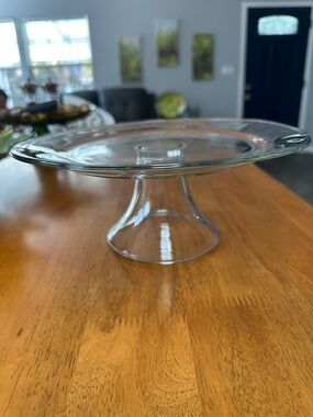 Crystal Clear Vintage Clear glass 10 1/2” cake plate with wide hollow base.